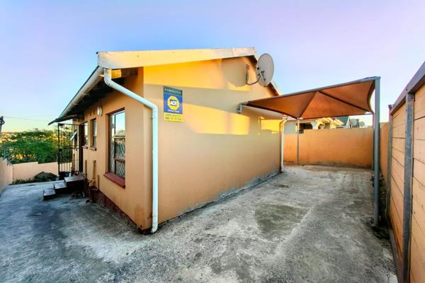 Introducing this lovely start up home to the market.

This property is located in the heart of Amalinda, just behind CTM.

The home ...