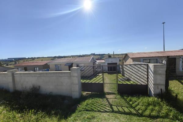 Introducing to the market this 2 bedroom house with 2 flats.

The main house consist of 2 bedrooms both with built-in wardrobes ...