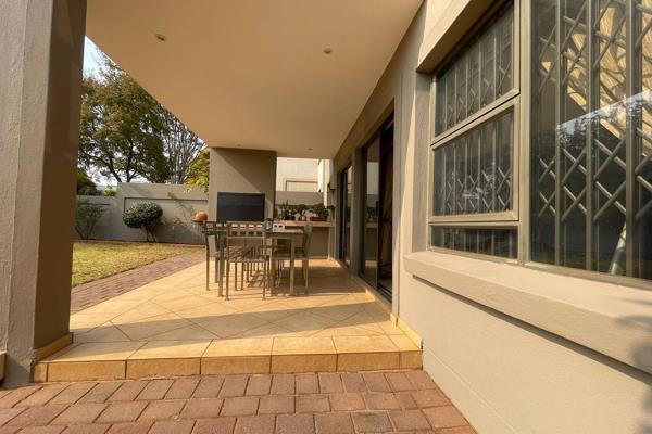 A rewarding escape situated in the beautiful area of Pretoria East, This four-bedroom, three-and-a-half-bathroom home includes one ...