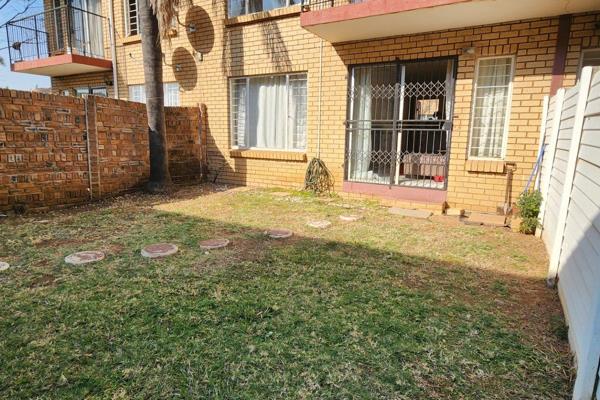 Open plan living area with kitchen

1 bedroom

1 bathroom

Carport.

Rates and taxes R189pm.

Levy R1152pm.