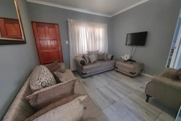 Luthando Gxashe Properties is proud to present to you a neat and modern 2 bedrooms home in Cove Rock. This modern home comprises of 2 ...