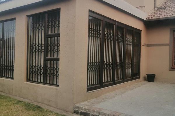 this is a lovely  gate remoted double storey house in a secured complex, It has a huge ...