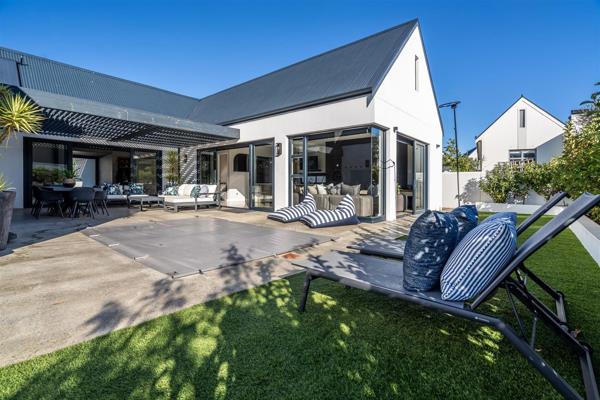 Exclusively Marketed 
a Fresh Handpicked Family Home in Uitgezocht Boutique Estate. 
Presenting a Spectular Cape Venacular designed ...