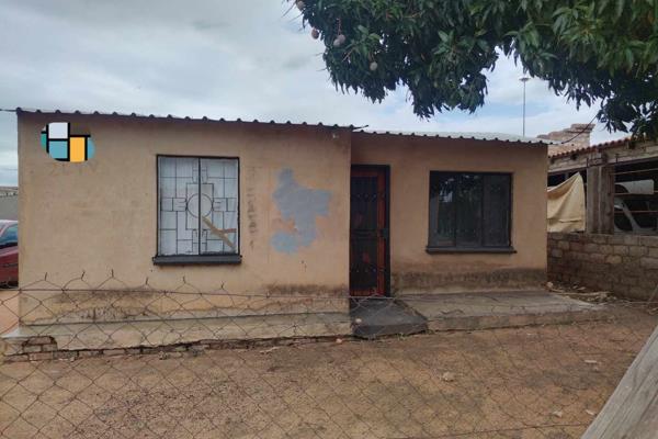 Discover your new home in the heart of Soshanguve V. This charming house features two spacious bedrooms, a well-appointed bathroom, a ...