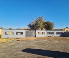 House for sale in Lenasia Ext 11