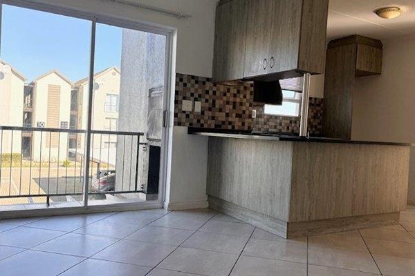 Recently reduced and well priced  this  apartment  has just been freshly painted and a brand new oven/hob /extractor installed  and is  ...