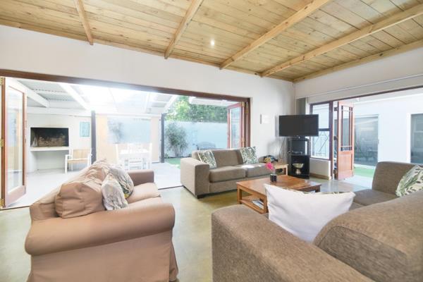 This property is perfect for anyone looking to enter into the Hermanus residential ...