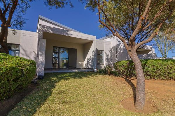 Gleneagles

This beautiful row house offers a stunning view of the majestic Magaliesburg mountains. With 3 spacious bedrooms and 2 ...