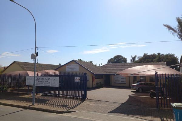 FOR SALE: Office- / Business property with long term tenants. This is the ideal (prime) ...