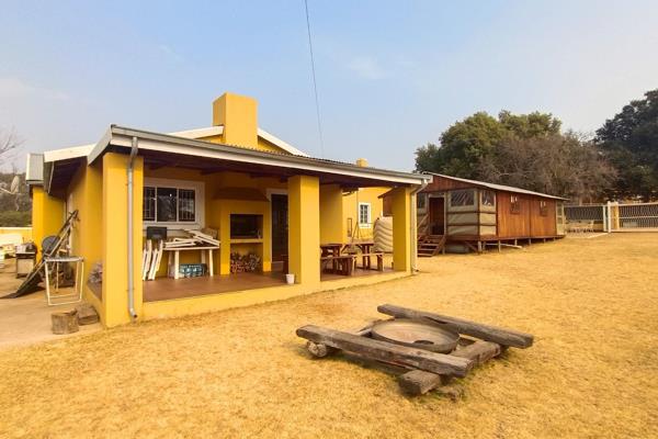 Family orientated family home for entertaing and enjoying family time together. Spacious entertainment room has a built in braai, built ...