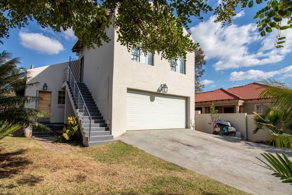 Freestanding (own entrance) family duet home with an additional bachelor flat for sale in thatchfield security estate, centurion

*full ...