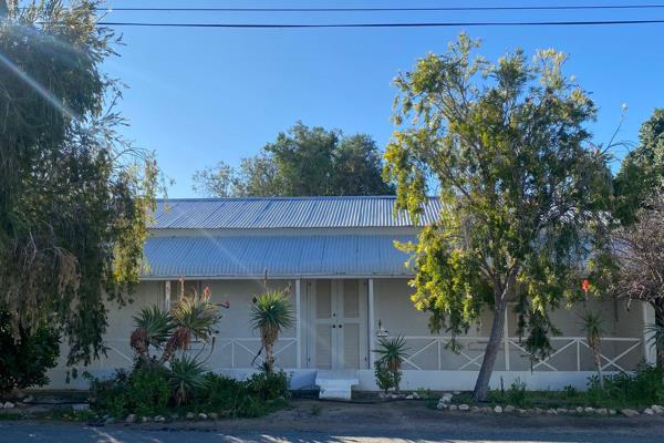 Built in the early 1900&#39;s, this sweet little character Victorian cottage has ...