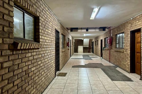 This apartment is situated in a well-secured complex in the heart of Alberton. The property boasts one dedicated parking space ensuring ...