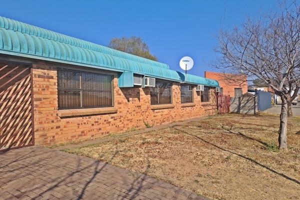 Unlock the potential of this versatile industrial gem located at a high-traffic intersection in East End Bloemfontein. Boasting ...