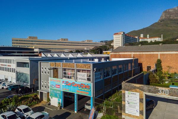 This prime commercial property is located on the highly visible and bustling Observatory Main Road. Currently, the property is ...