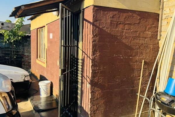 Investment property for sale in Diepsloot the property offers:

1 bedroom Rdp house
Toilet and shower
1 backroom 
4 outside ...