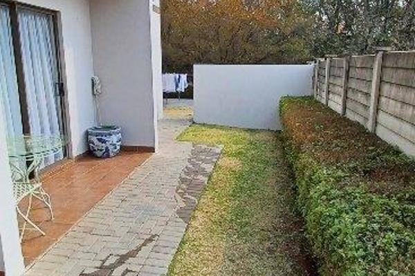 This Popular complex in Garsfontein Pretoria East, have a 2 bedroom, ground floor apartment available.

What&#39;s on Offer:

- 2 ...