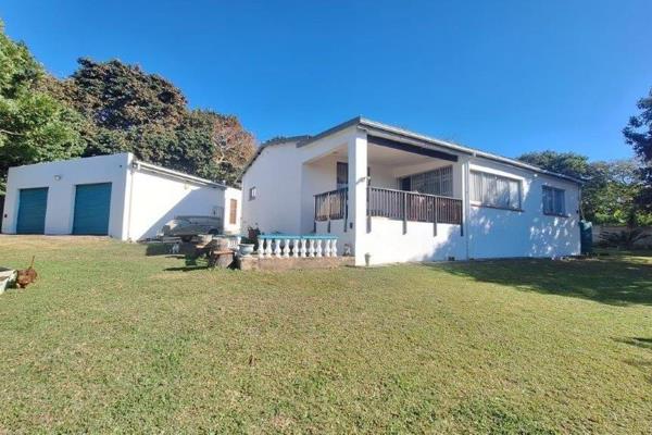 This spacious 3 bedroom home can be found in the heart of Pumula.  This lovely area offers you a nice fishing beach where you and the ...