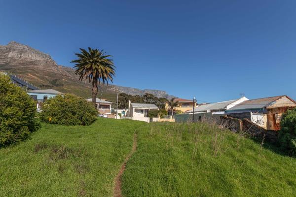 Discover the perfect investment opportunity in the heart of Cape Town with this stunning plot in Walmer Estate. Spanning 242 square ...