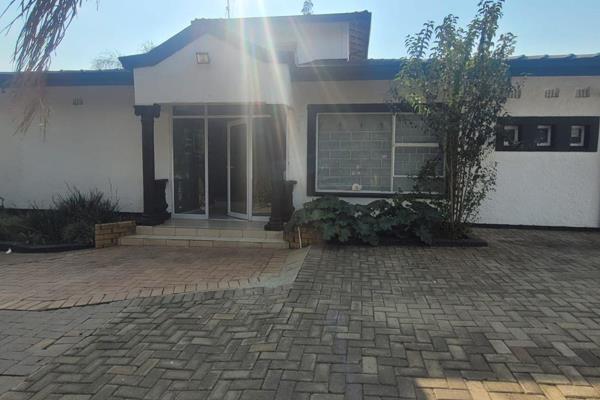 Prime office space at 247 Monument Road, Glen Marais, Kempton Park, available for ...