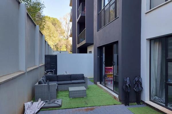 Take a deep breath and explore this modern unit based within the upmarket suburb of Waterkloof. This unit offers the suitability of ...