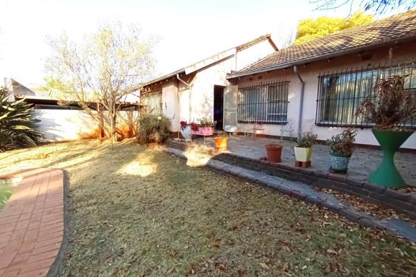 1000m2 Property situated in a Prime location, For Sale and Ideally to be used as ...