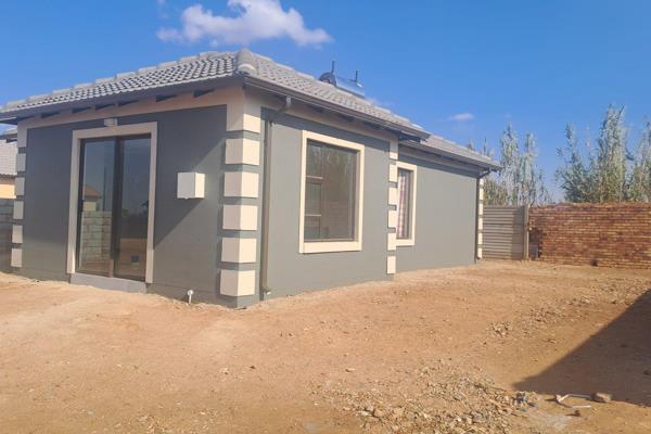 NEW DEVELOPMENTS for sale in WINDMILL PARK, BOKSBURG.

Full Tittle Stands.

Prices From R700 000 upwards.

Garage not ...