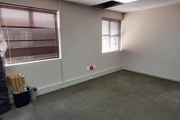 Attractive, modern, well-appointed and well-equipped office apartment for rent in ...