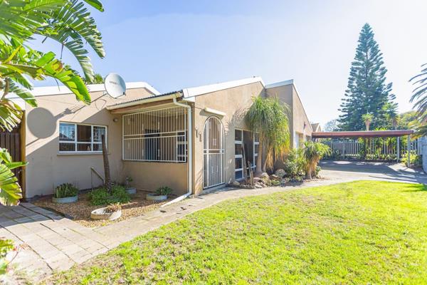 Be welcomed by a spacious and inviting three-bedroom haven. Each room is bathed in natural light, creating a warm and welcoming ...