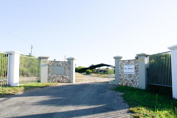 Farm for sale Stilbaai
This 185 ha  breathtaking farm is situated 5 km from Still Bay on the R305. The farm consists 27 Ha arable land and 150 Ha of fynbos veld. The water sources of the property are from 2 fountains and a borehole. The underground water in this area is ...