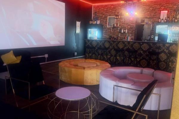 Ladies and Gentlemen,

Allow me to introduce you to a fabulous lounge located in the vibrant town of Chrisville. Situated in a prime ...