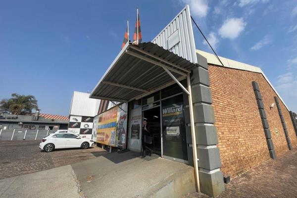 Available for lease, this 900m&#178; commercial space at 23 North Rand Road offers an ...