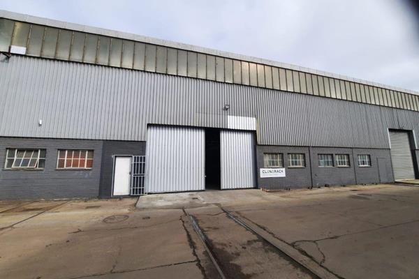 This 1500m&#178; open-plan warehouse on Consani Road offers a versatile and well-lit ...