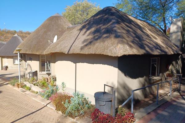 Pragtige 2 Slaapkamer huis te Koop by die Oog Aftree Landgoed 

Hierdie gerieflike huis het 2 slaapkamers met 2 en-suite badkamers oop ...