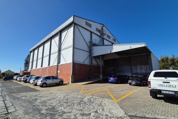 Discover a premier cold storage facility in Diep River, offering a spacious 700 m&#178; ...