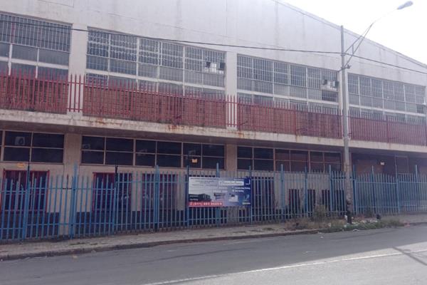 This 2,310m2 industrial property in Orphirton is available for lease at R 80,850 per ...