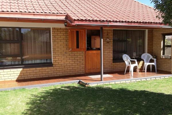 EXTRAS
- Sparkling Swimming Pool 
- Solar (Need to provide your own Battery)
- Flatlet
- Borehole.
- Electrical Fencing.

This ...