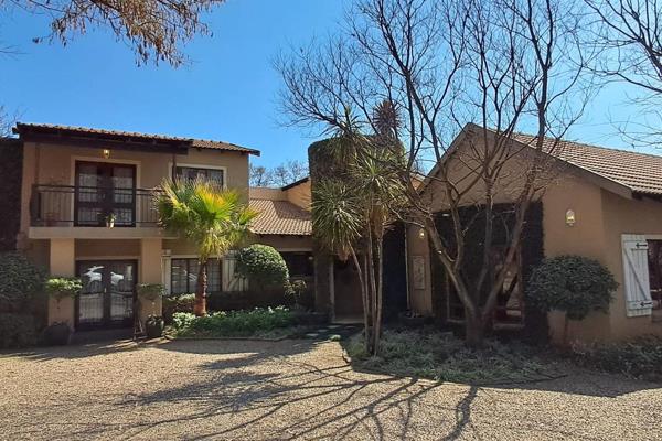 This stunning home is situated in Tijger Valley in the far East of Pretoria.  
All the ...