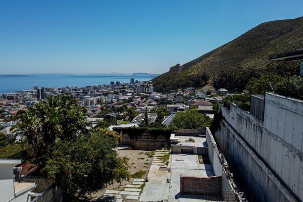 Located in prestigious upper Fresnaye, this 714sqm, SR1 zoned vacant land has an envious position set amongst some of the finest ...