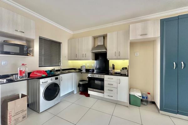 LUXURY 2 BEDROOM APARTMENT FOR SALE IN RIVONIA 

Modern Living in the Heart of Rivonia 

Discover the perfect blend of style ...