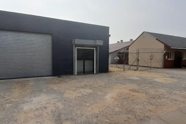 This versatile workshop in Stilfontein is well-equipped to meet your business needs. It features a dedicated office area, a convenient ...