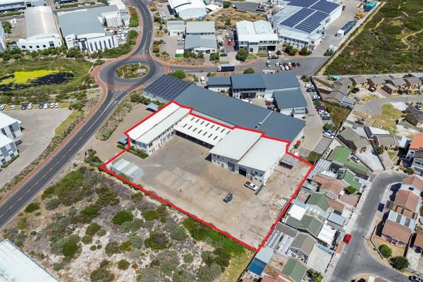 Prime commercial property for sale in capricorn park ~  12,500 000.00 Rands (Excl vat)

A rare opportunity to purchase a prime ...