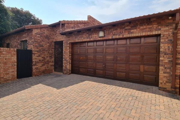 Neat 3-Bedroom Townhouse for Rent in Honeydew

Available 01 May 2025

This ...