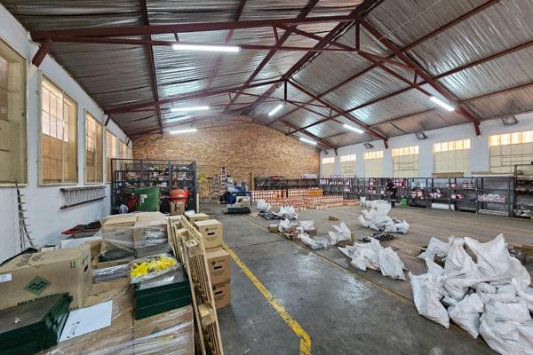 Prime Industrial Property for Sale - 3 Warehouses, offices 4  stands combined as 1 ??
Area: Klarinet industrial 
Price: 5 600 000 ...