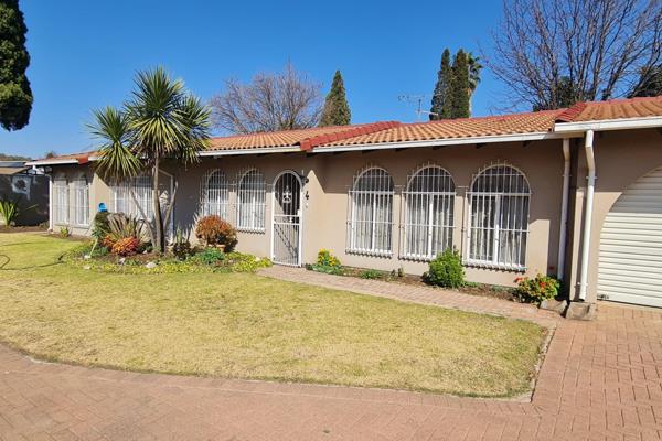 Welcome to your &quot;Happily Ever After&quot; home !!!

This charming 3-bedroom abode, featuring built-in cupboards and a main bedroom ...