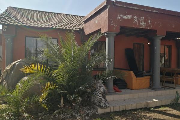 This house offers 3 bedrooms all fitted, 1 bathroom, toilet, kitchen, dining,  outside toilet, lapa and 5 garage. The area is very ...