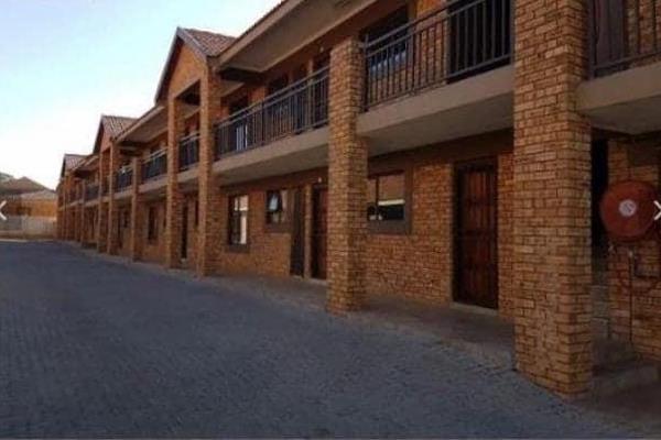 Do not miss out on this investment property! With the high demand for rental units it provides the perfect investment opportunity.
 
It ...