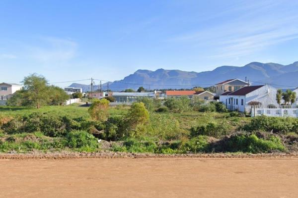 Sole Mandate 
This 489m2 plot is located in Stanford, in the heart of the ...