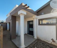 House for sale in Lindo Park