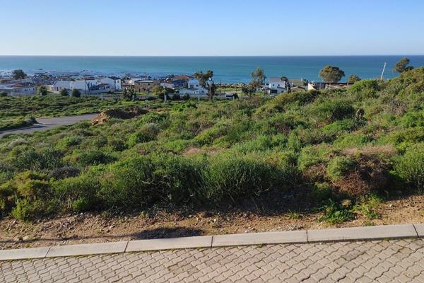 ST HELENA BAY - ST HELENA VIEWS Phase 1 - Entrance STEENBERG COVE

This excellent value ...